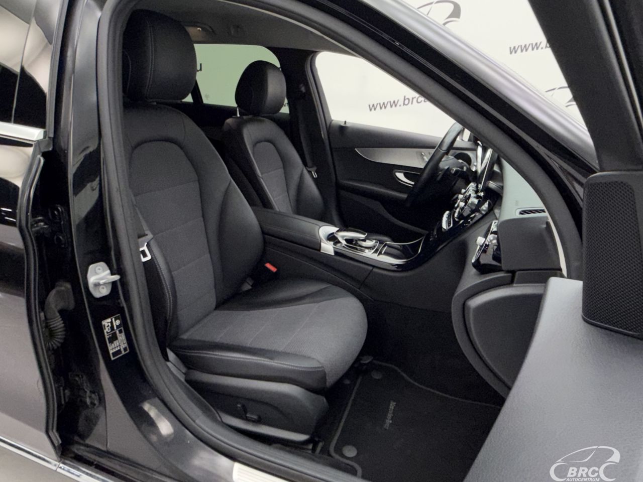 Mercedes-Benz C200 | 6