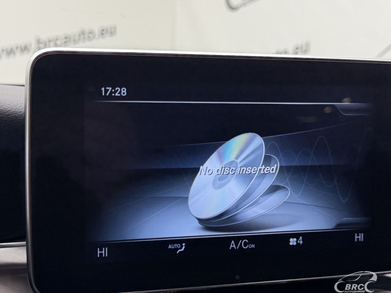 Mercedes-Benz C200 | 36