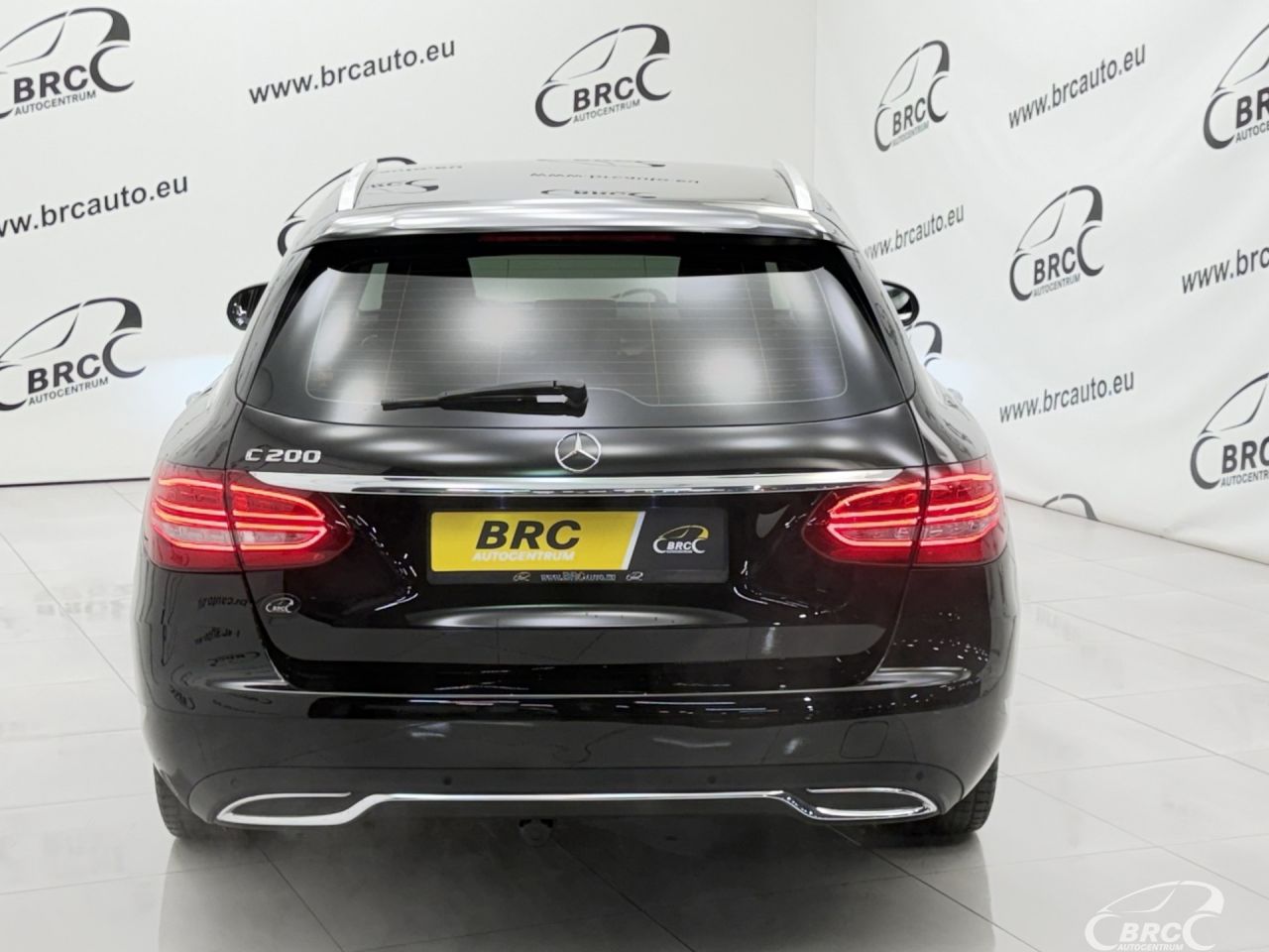 Mercedes-Benz C200 | 51