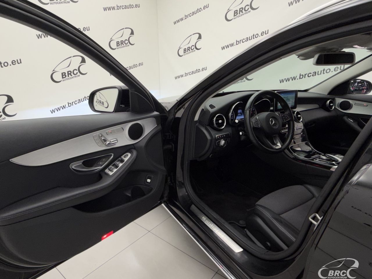 Mercedes-Benz C200 | 20