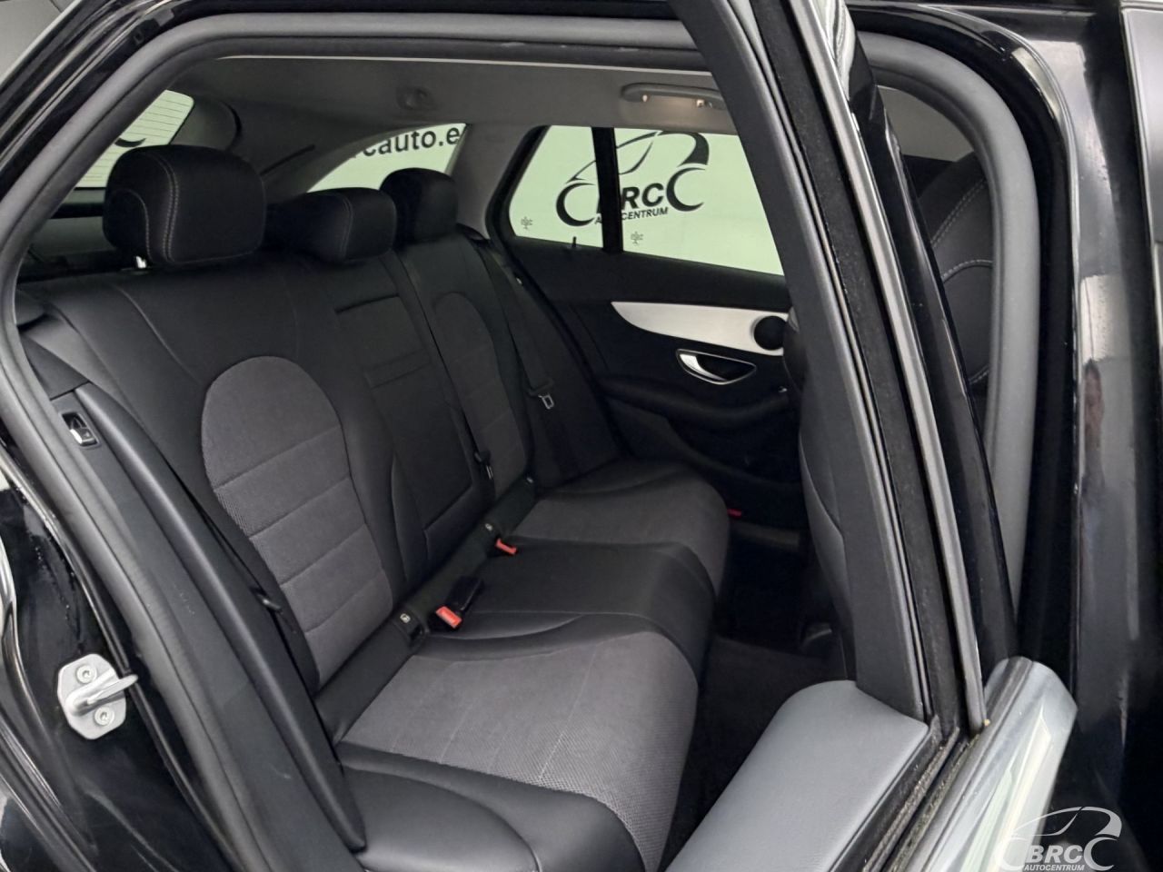 Mercedes-Benz C200 | 11