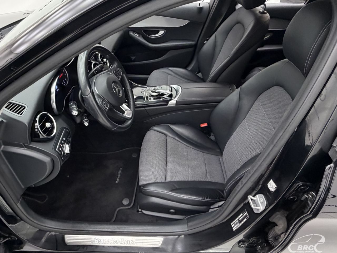 Mercedes-Benz C200 | 22