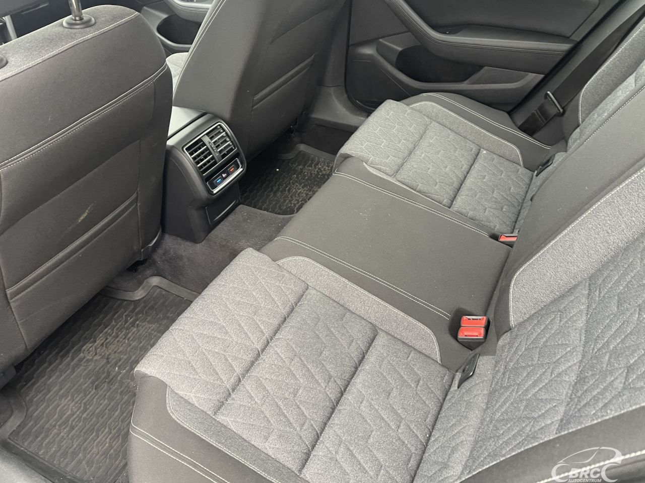 Volkswagen Passat | 12