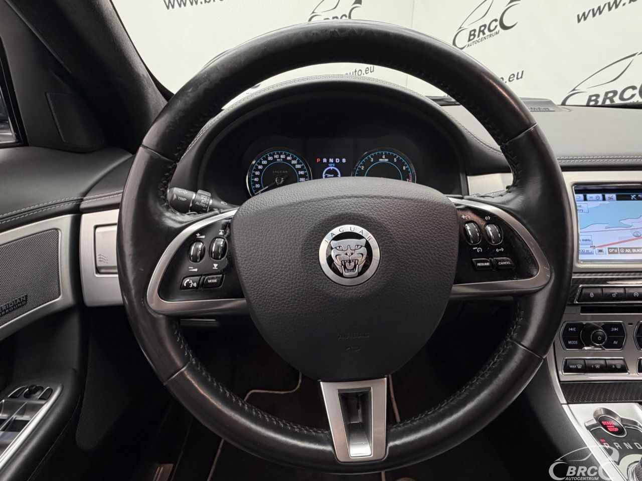 Jaguar XF | 32