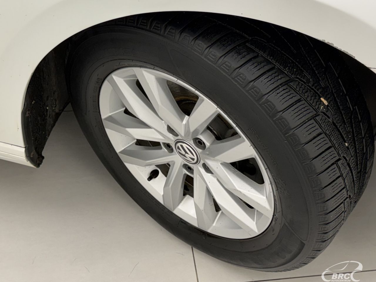 Volkswagen Passat | 37