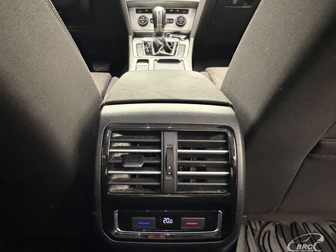 Volkswagen Passat | 12