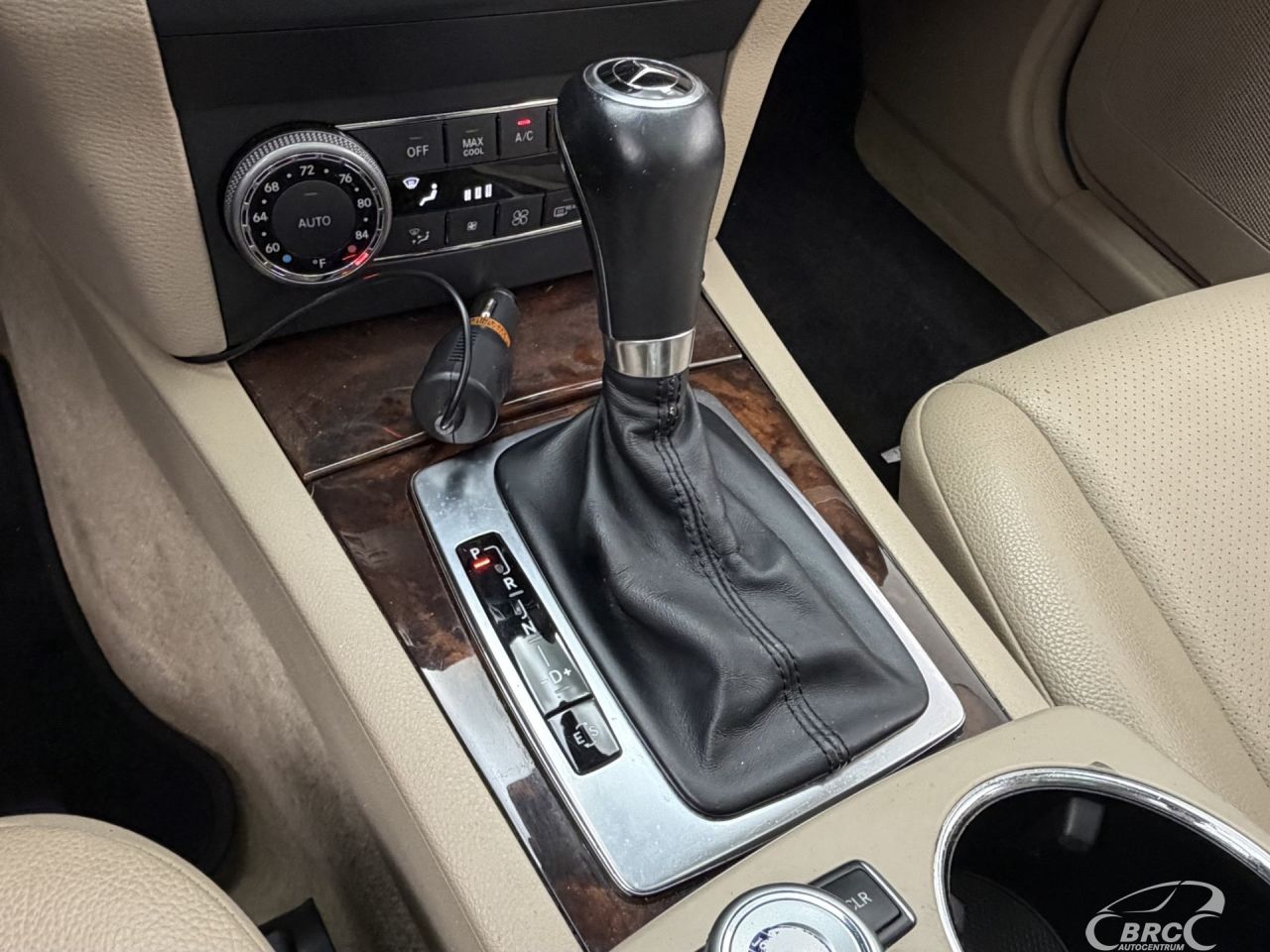 Mercedes-Benz GLK350 | 25