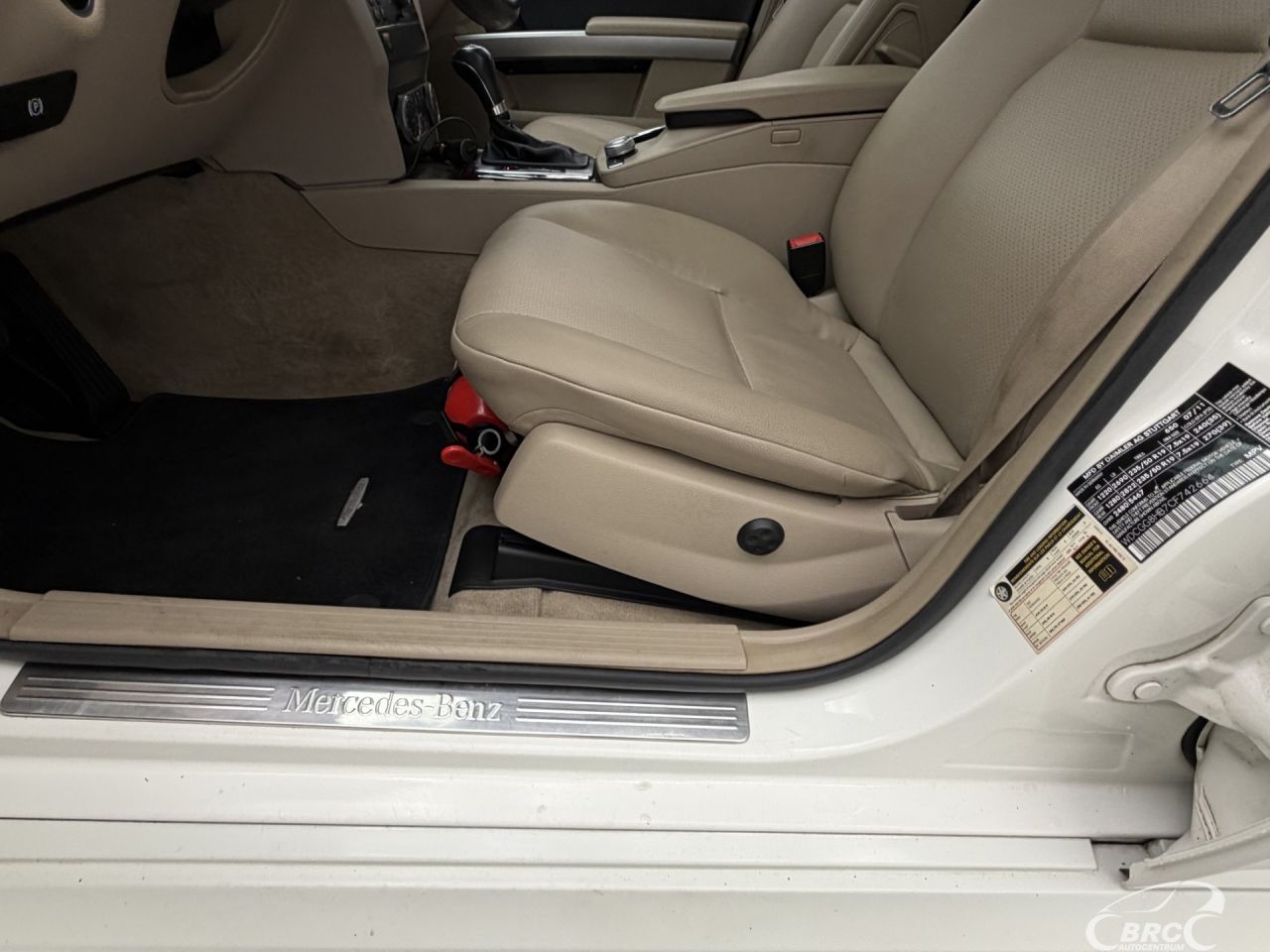 Mercedes-Benz GLK350 | 21