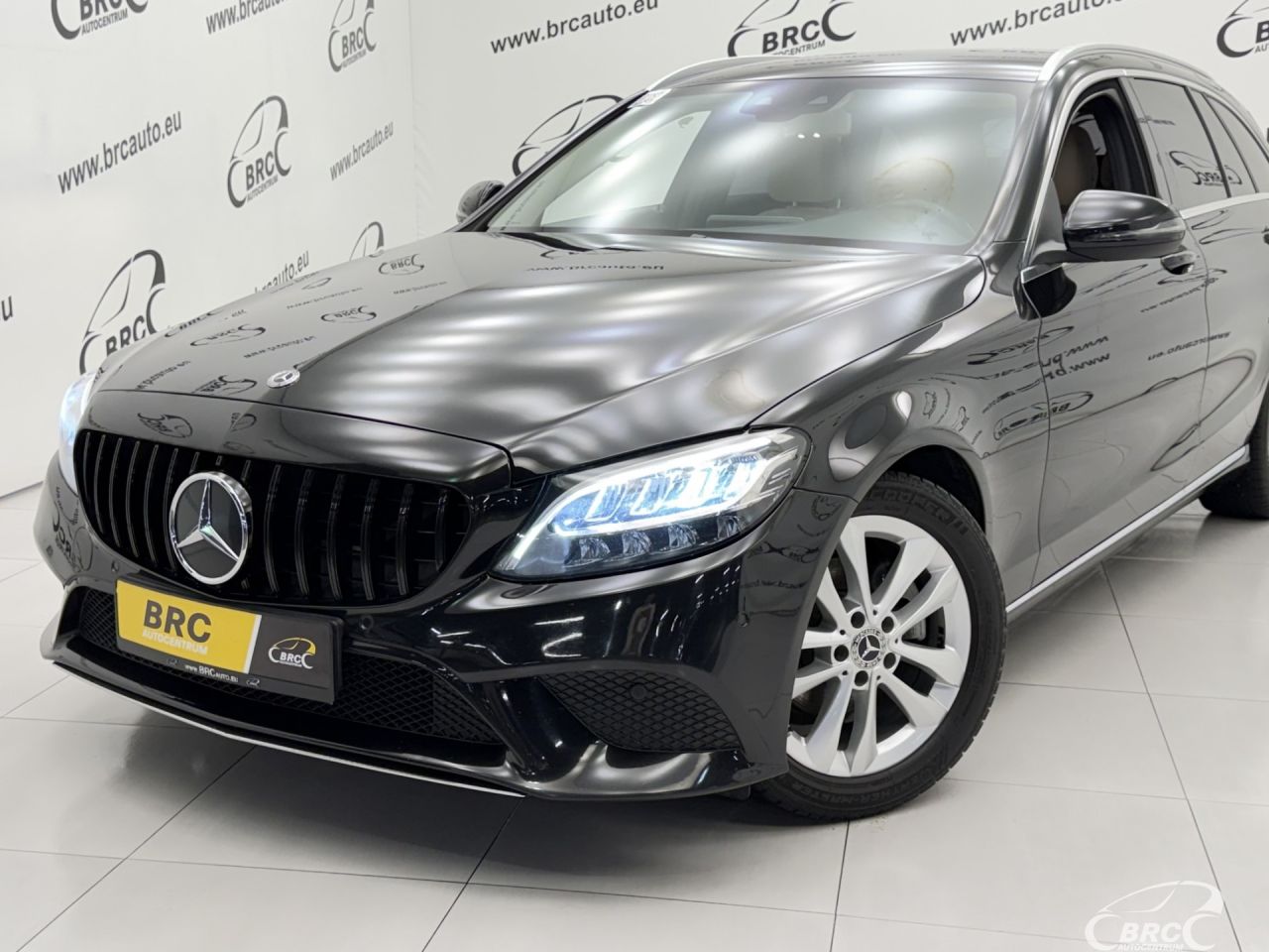 Mercedes-Benz C180 | 53