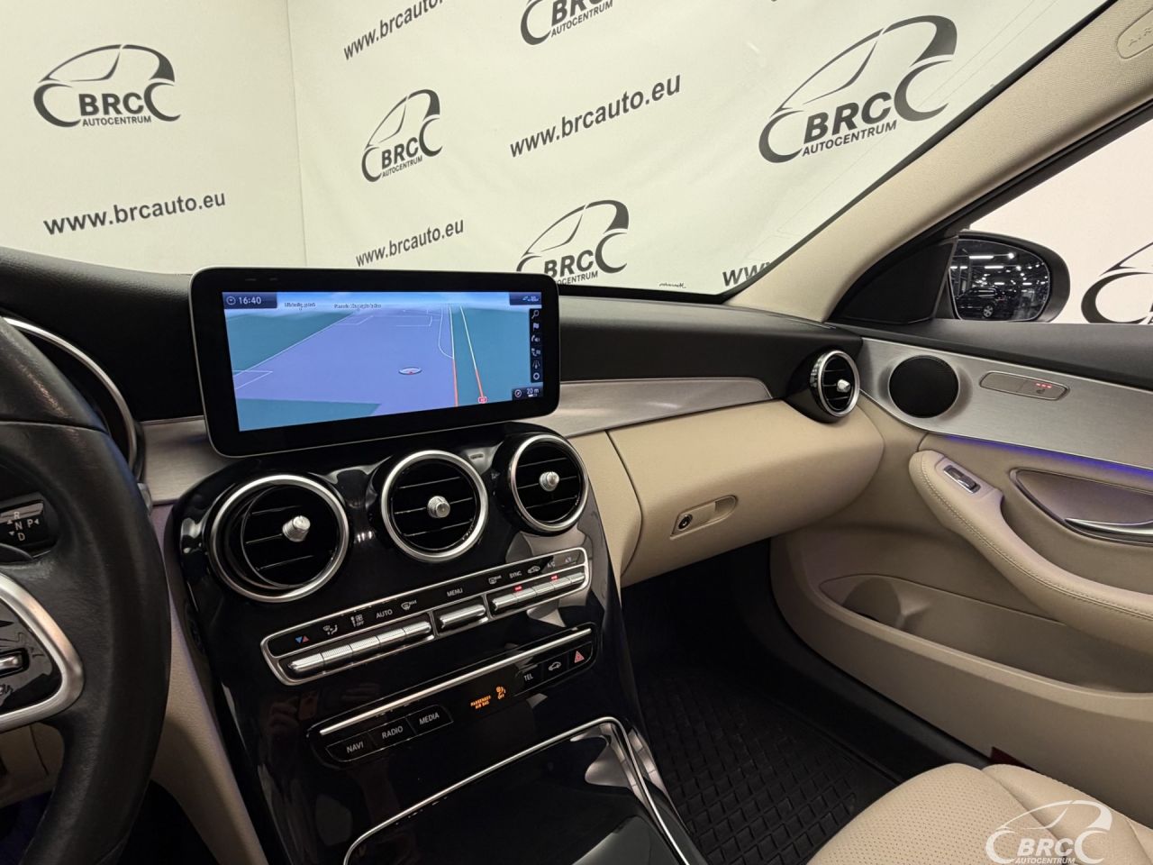 Mercedes-Benz C180 | 29