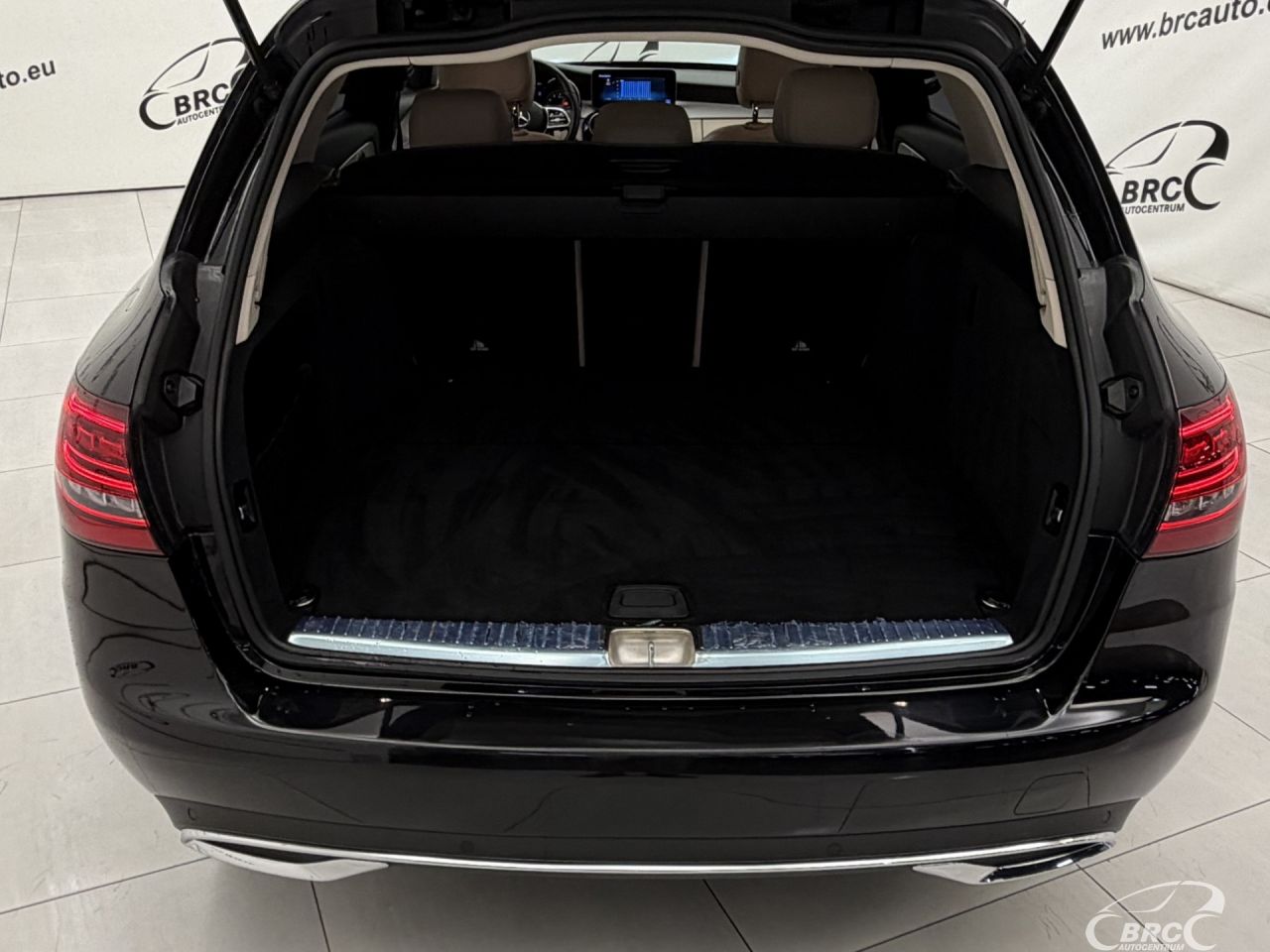 Mercedes-Benz C180 | 50