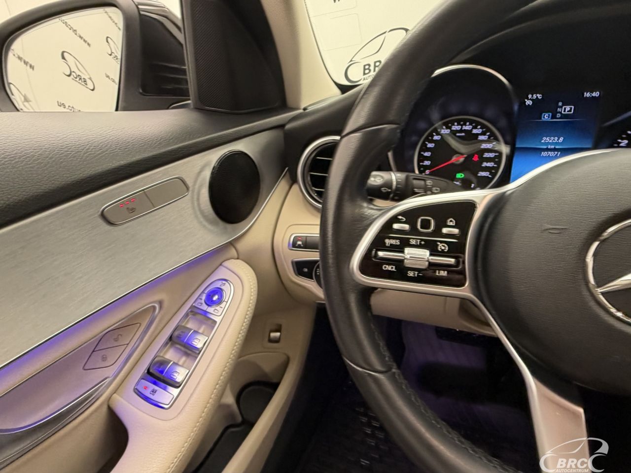 Mercedes-Benz C180 | 32