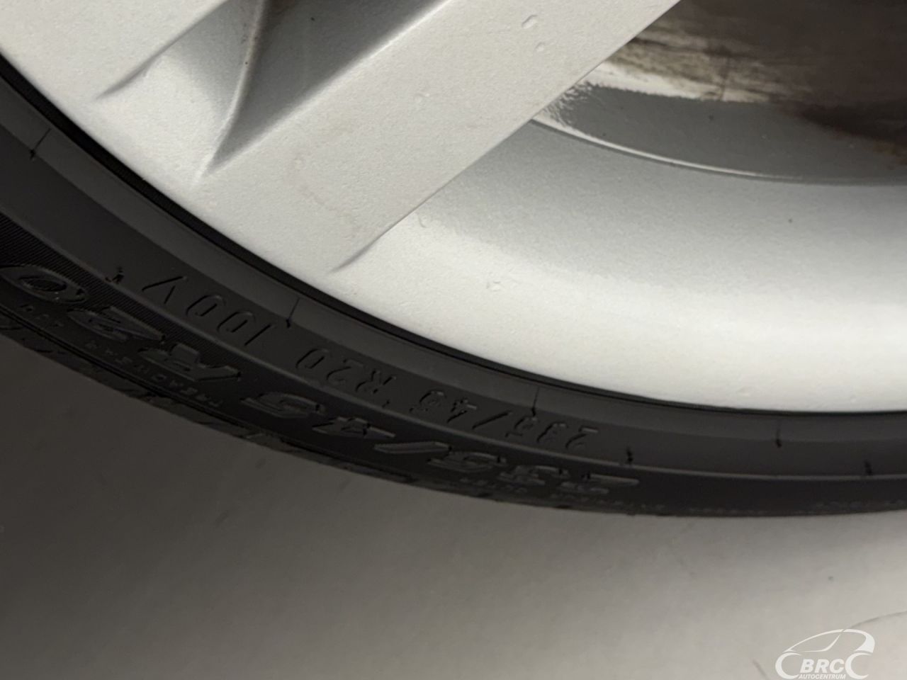 Mercedes-Benz GLK350 | 37