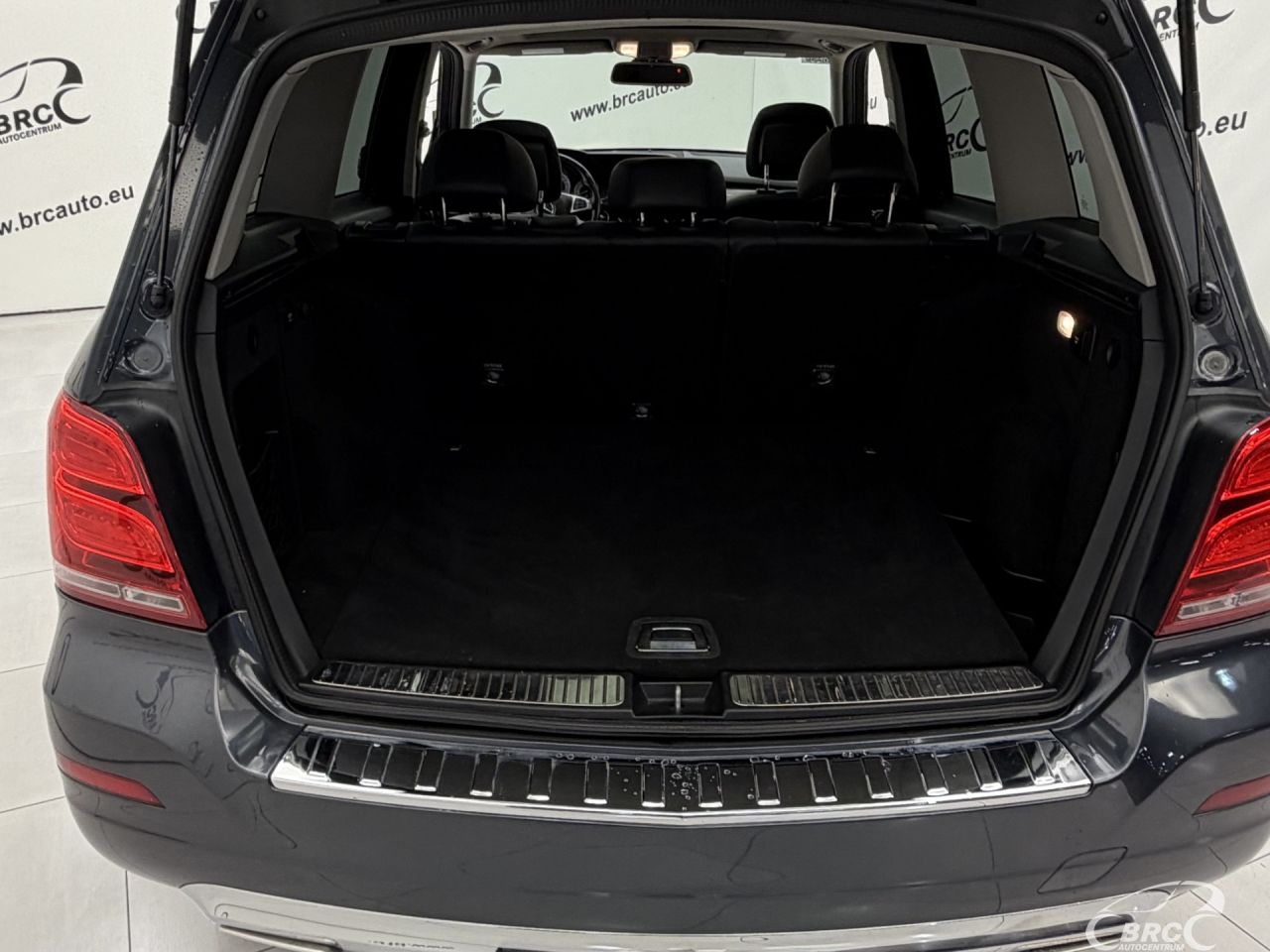 Mercedes-Benz GLK350 | 38