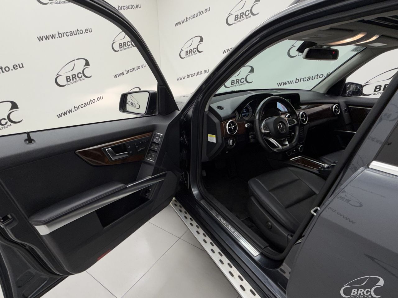 Mercedes-Benz GLK350 | 17