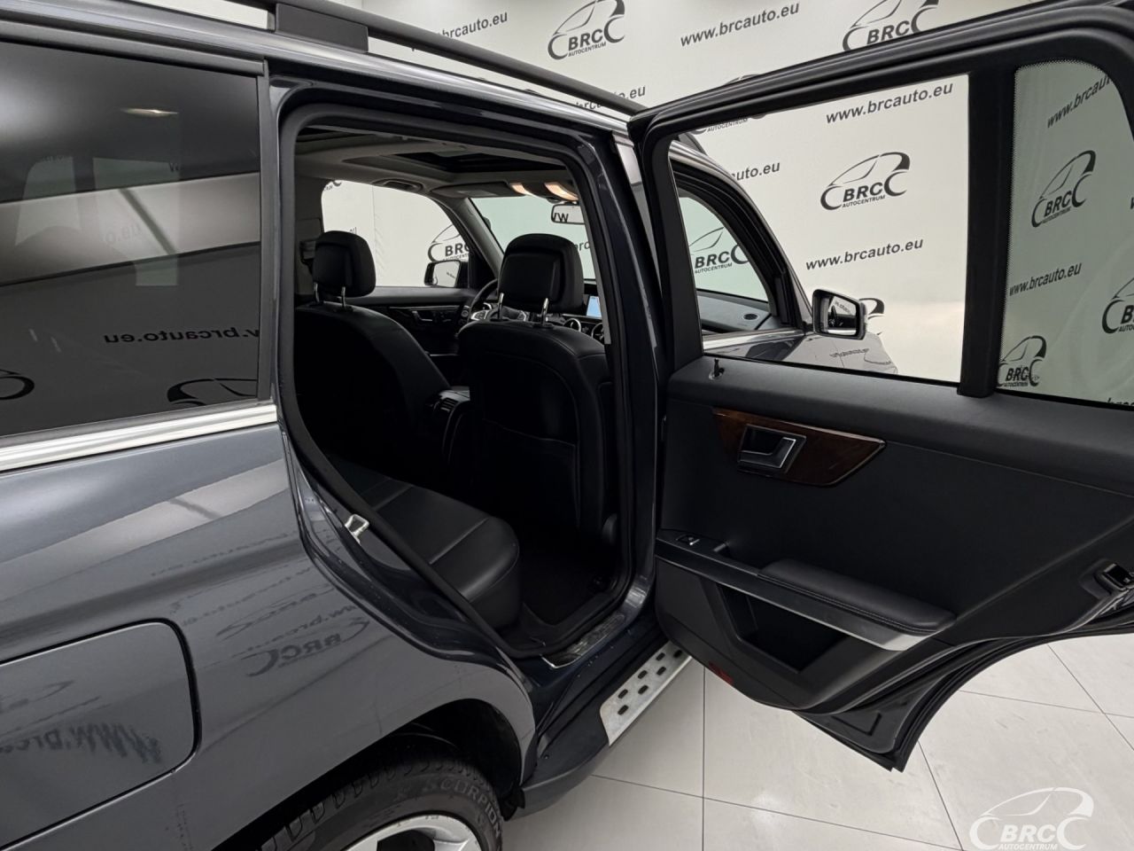 Mercedes-Benz GLK350 | 11