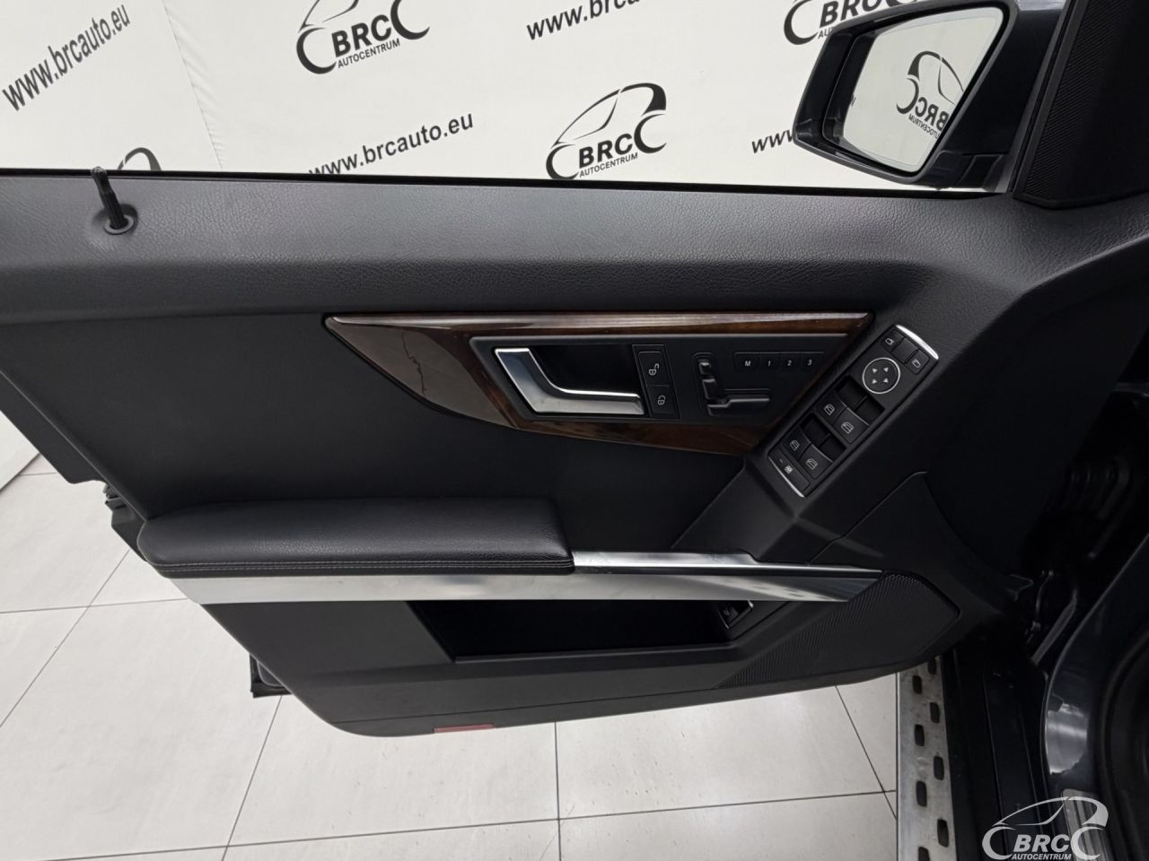 Mercedes-Benz GLK350 | 18