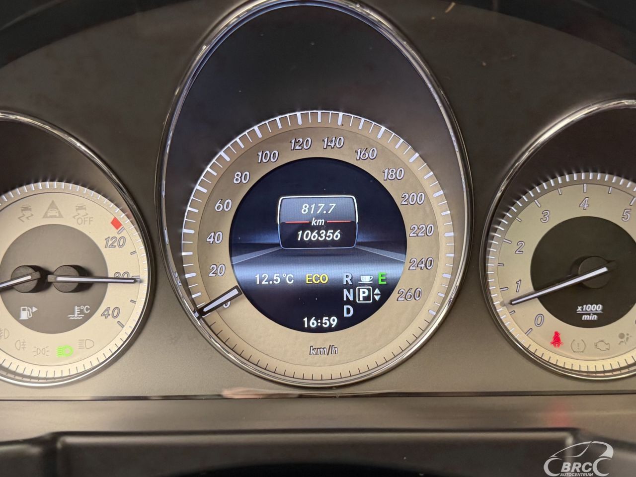 Mercedes-Benz GLK350 | 30