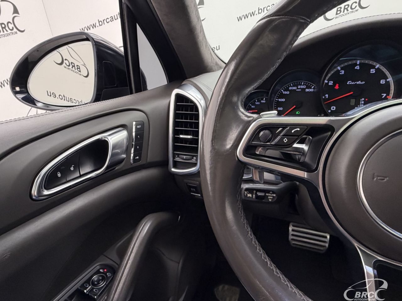 Porsche Cayenne | 32