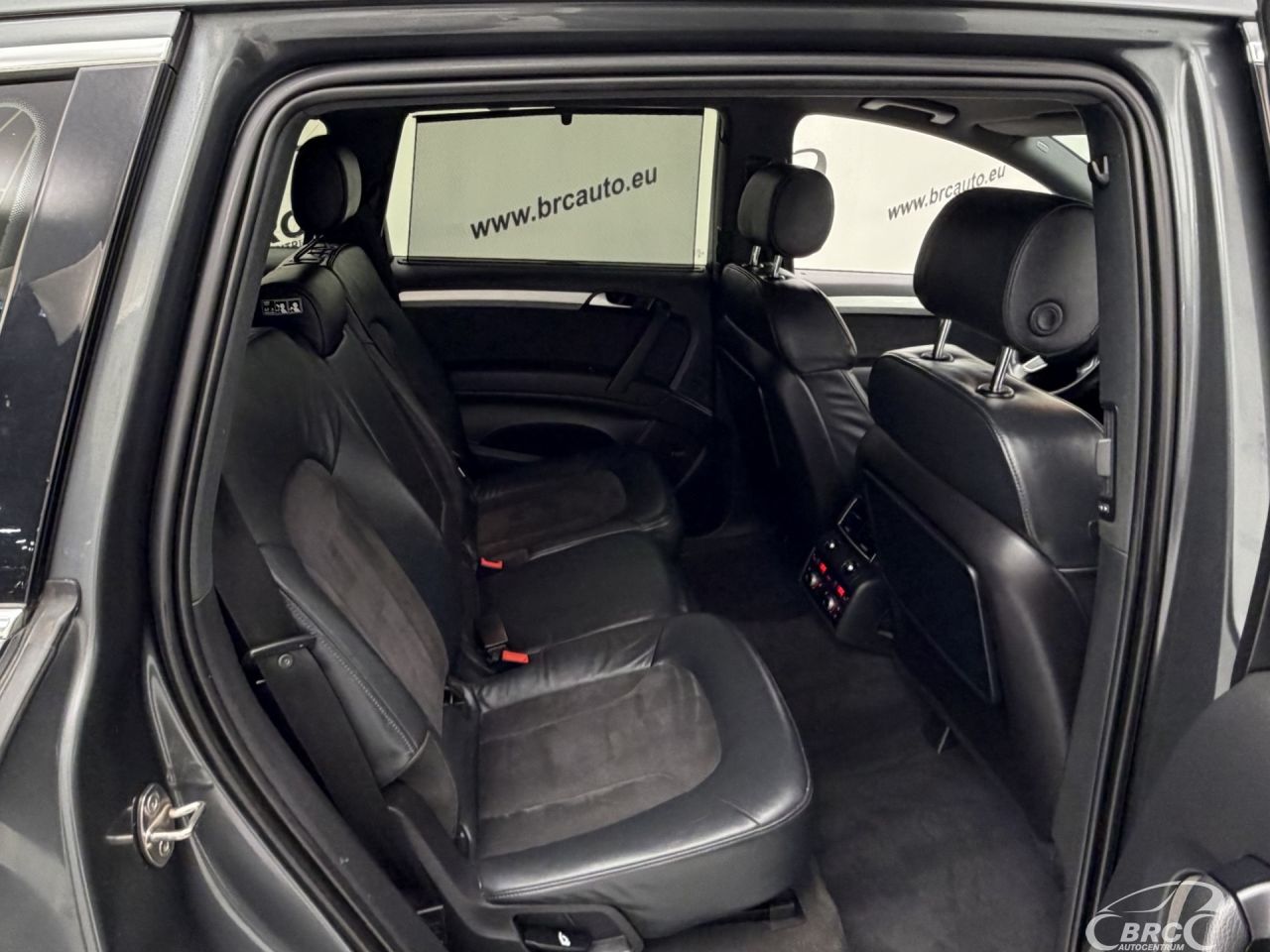 Audi Q7 | 12