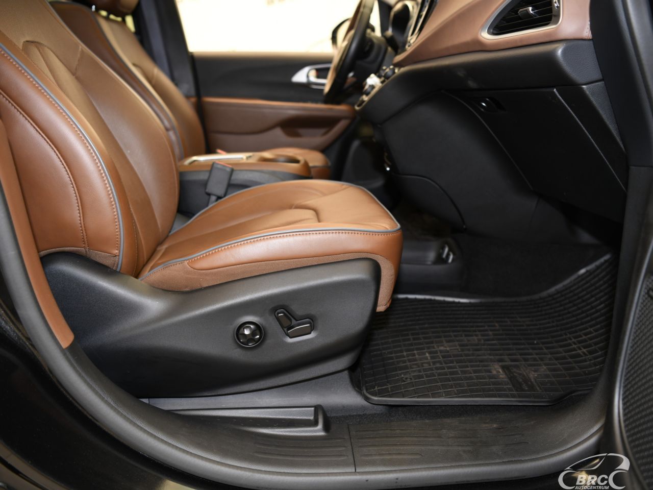 Chrysler Pacifica | 5