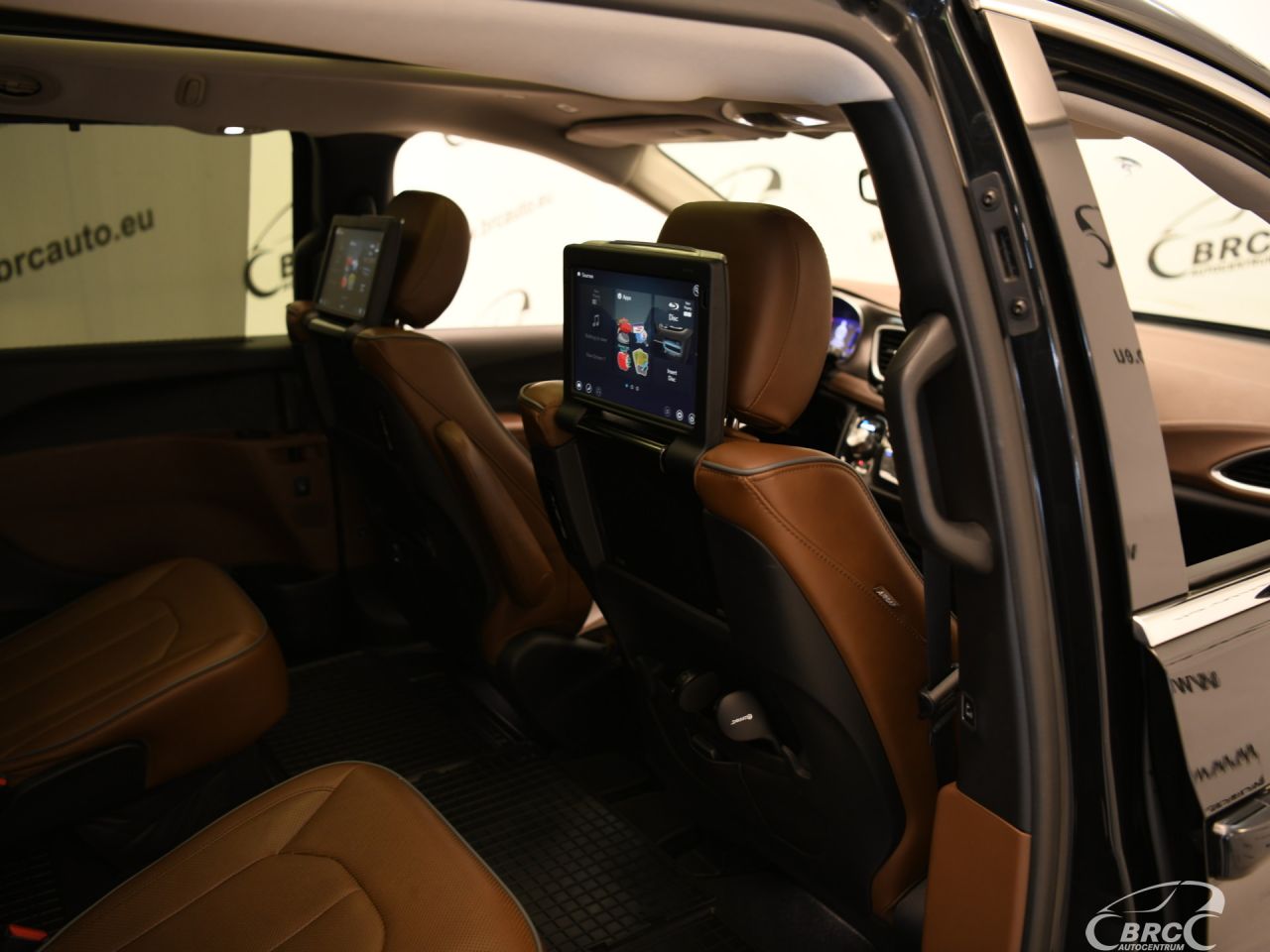 Chrysler Pacifica | 13