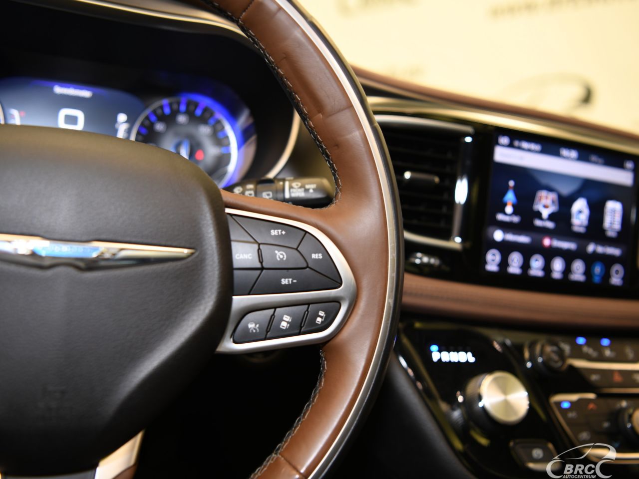 Chrysler Pacifica | 33