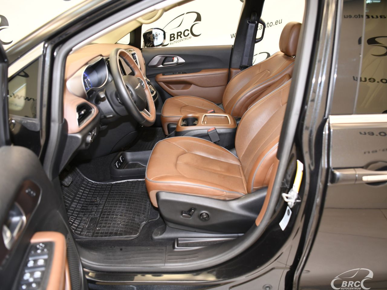 Chrysler Pacifica | 24