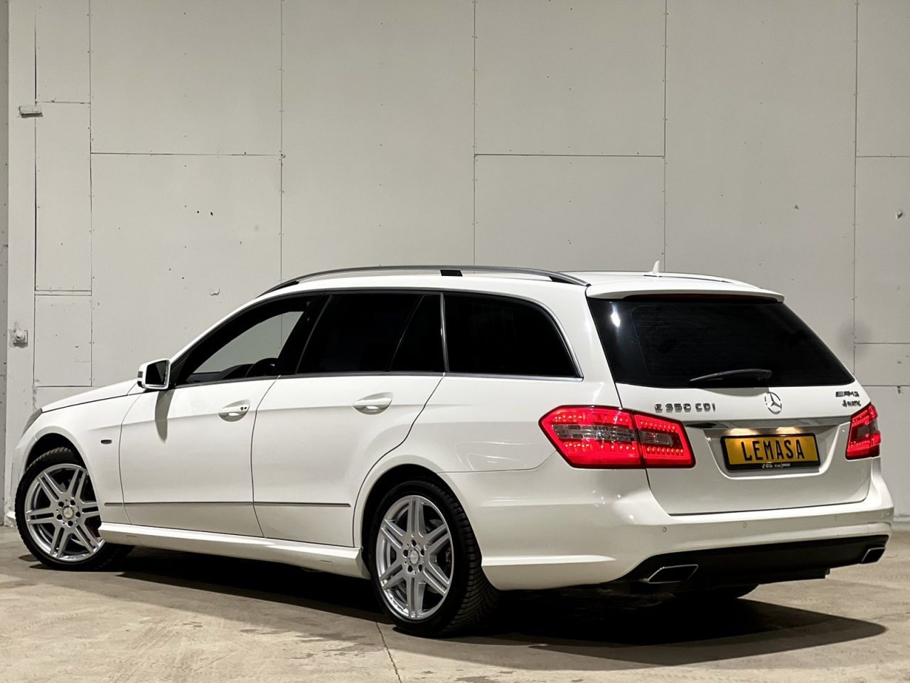 Mercedes-Benz E350 | 3