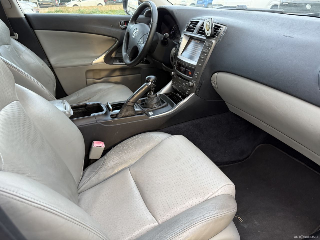 Lexus IS 220 | 5