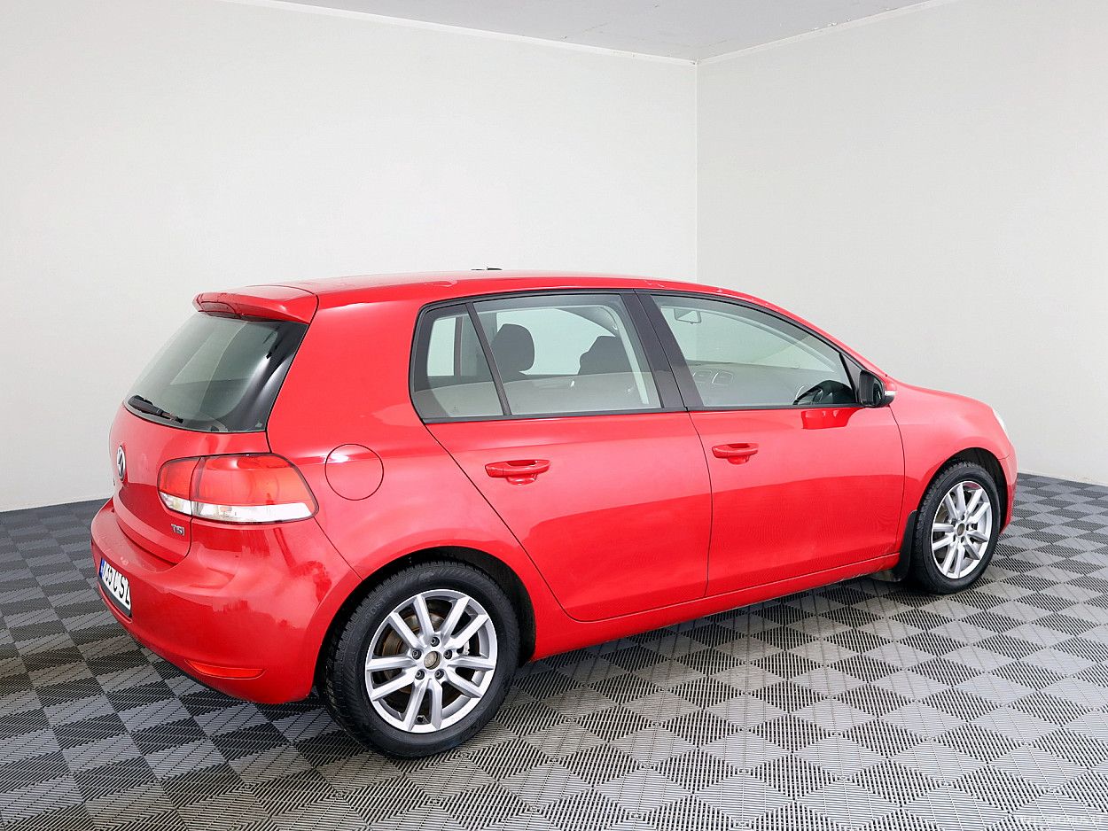 Volkswagen Golf | 2