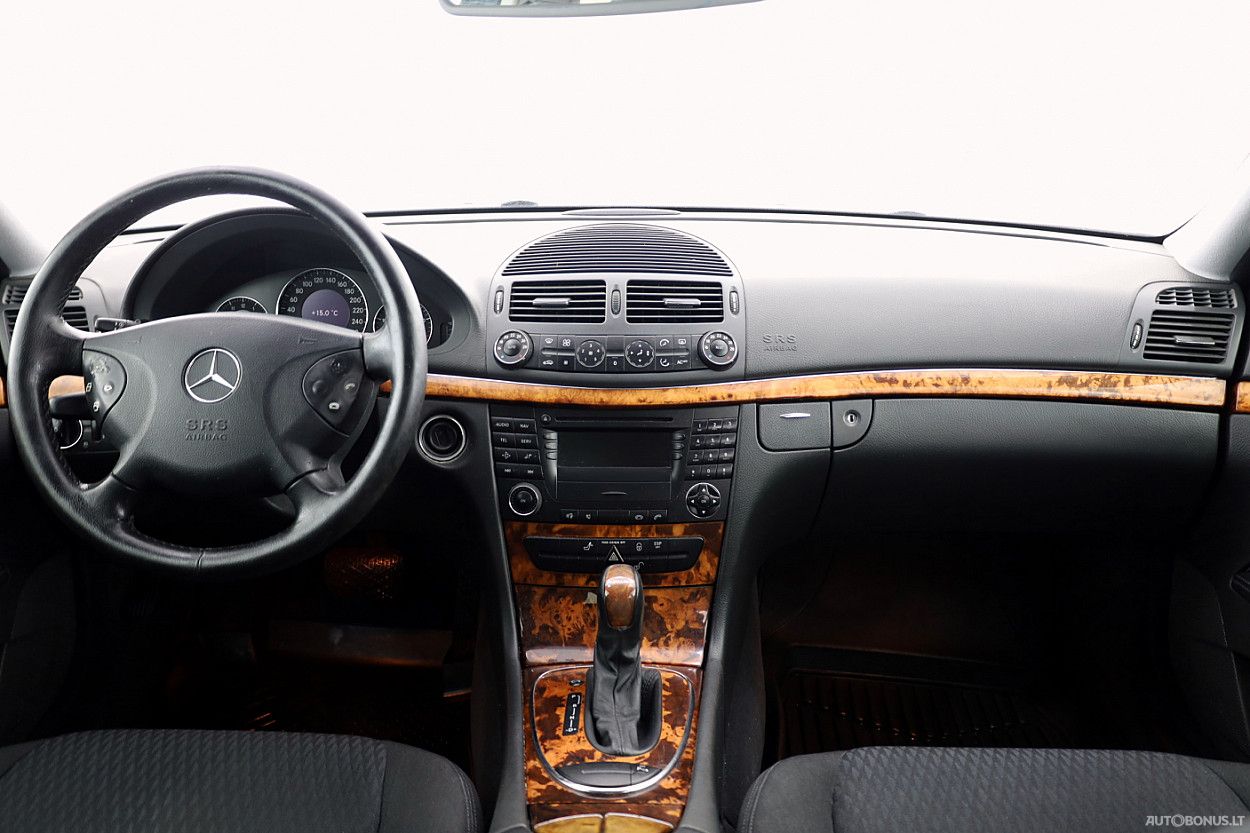 Mercedes-Benz E220 | 4