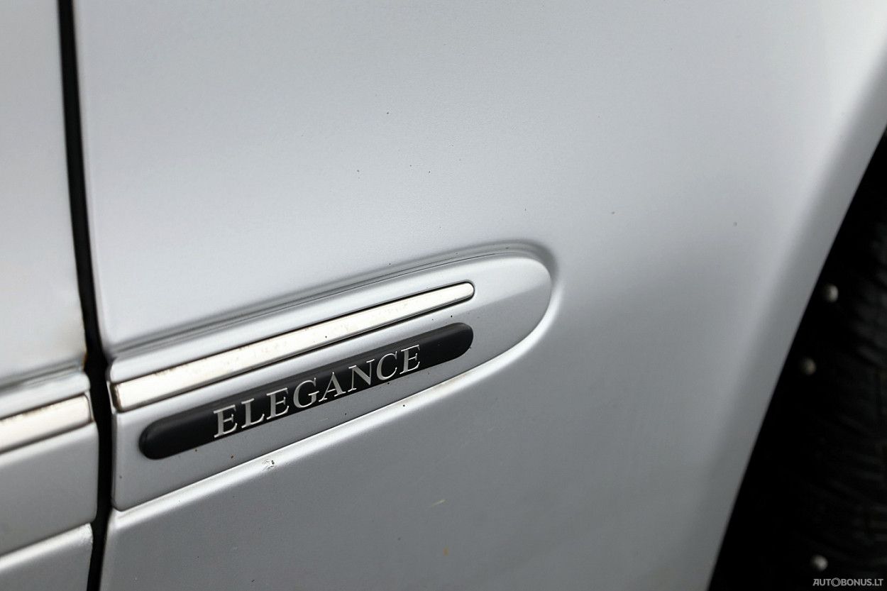 Mercedes-Benz E220 | 7