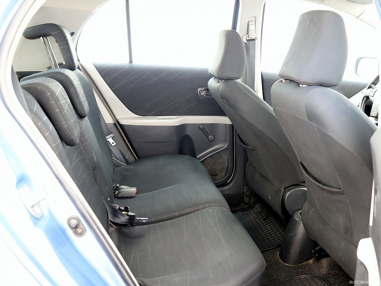 Toyota Yaris | 6