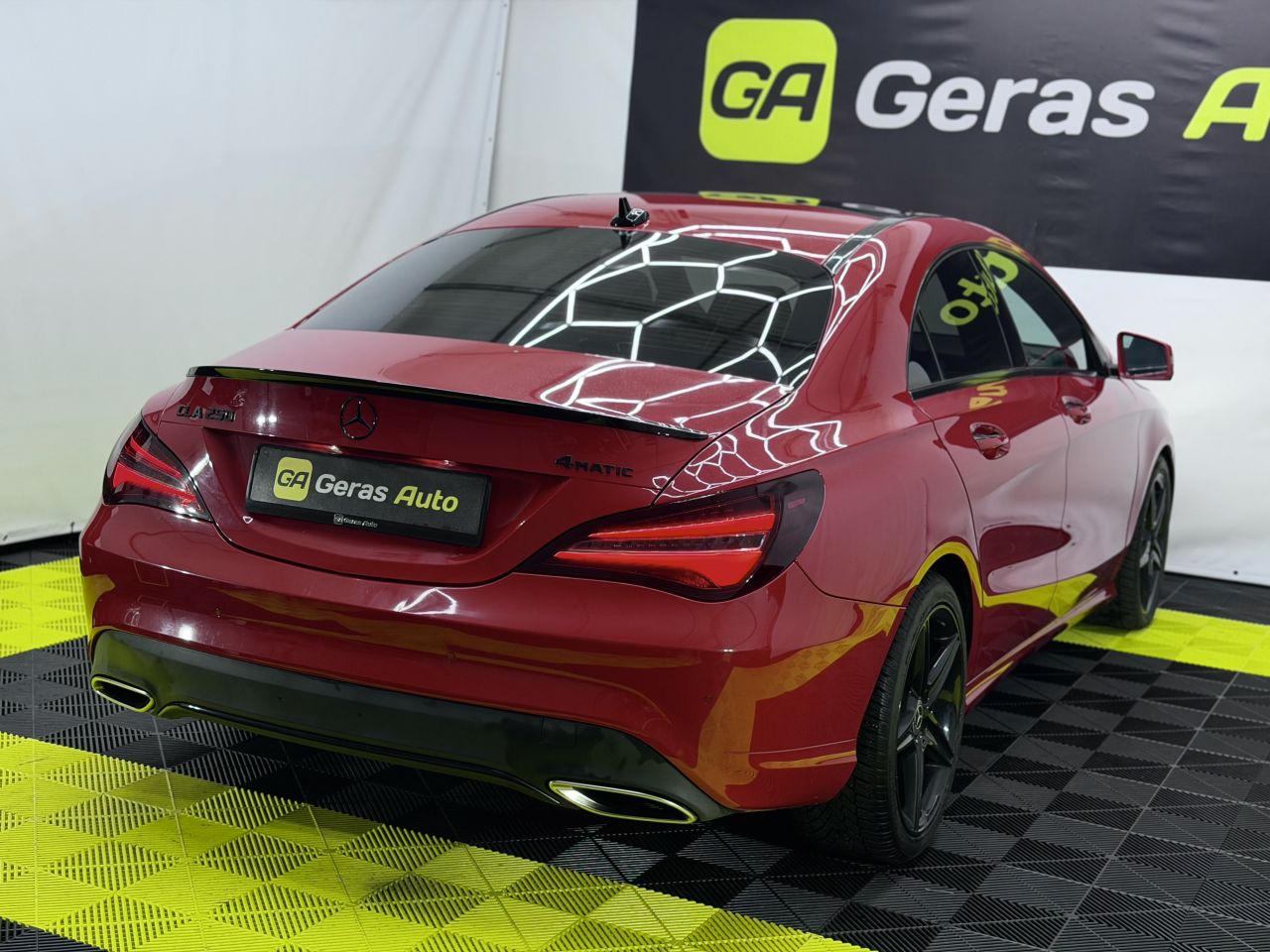 Mercedes-Benz CLA250 | 3