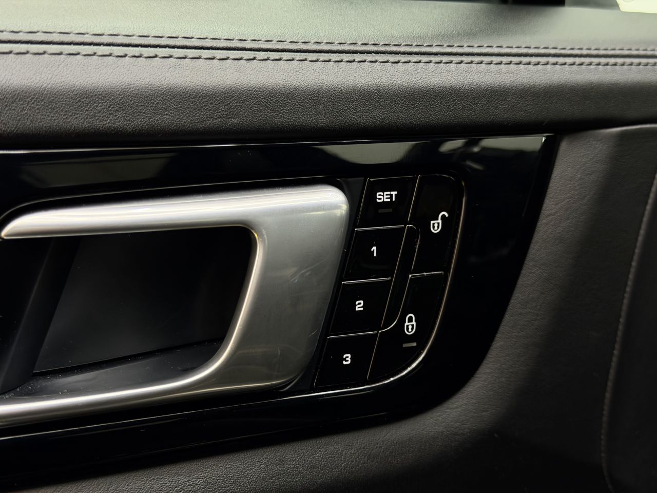 Porsche Cayenne | 33