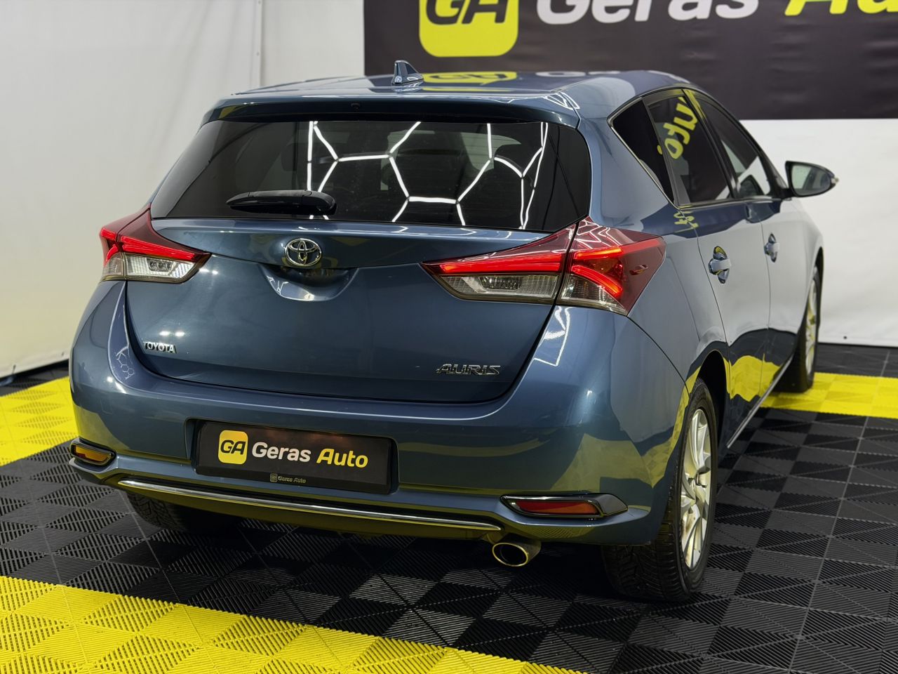 Toyota Auris | 3