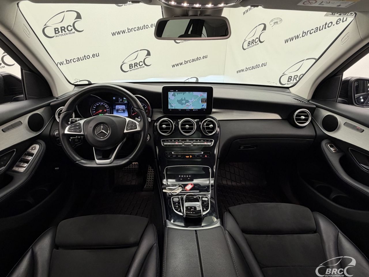 Mercedes-Benz GLC350 | 2