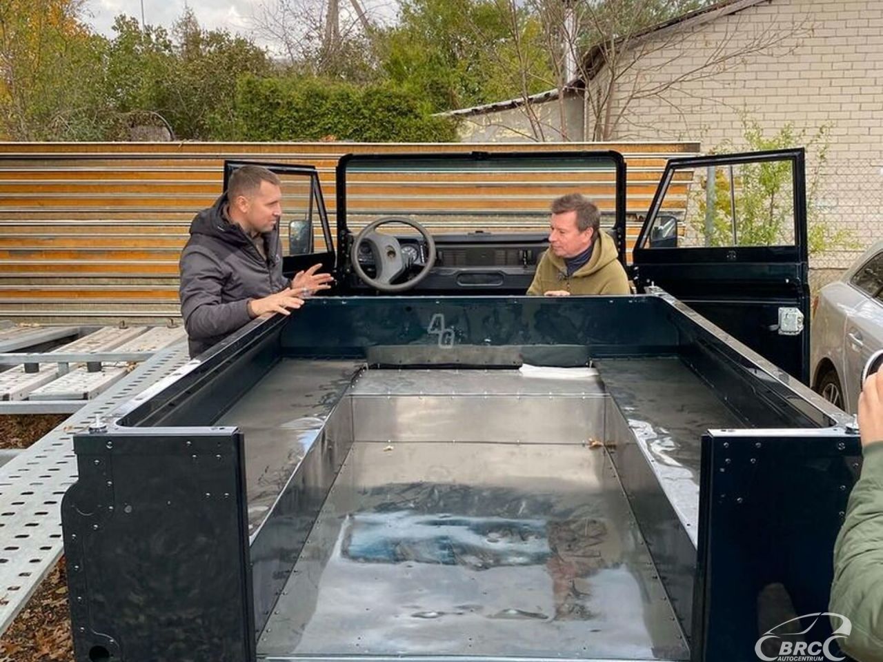 Land Rover Defender | 50