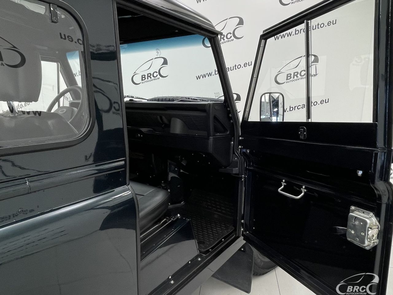 Land Rover Defender | 7