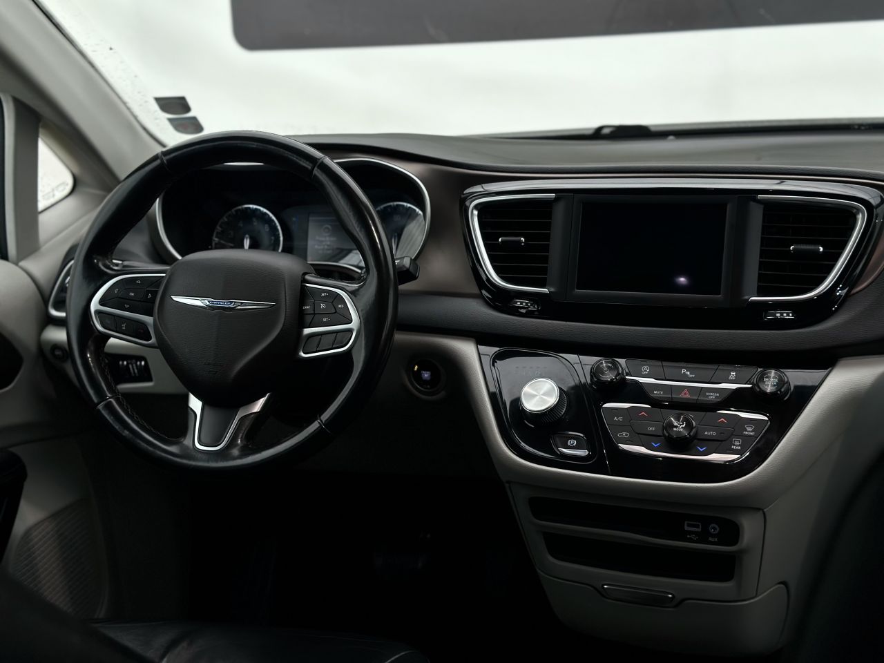 Chrysler Pacifica | 16