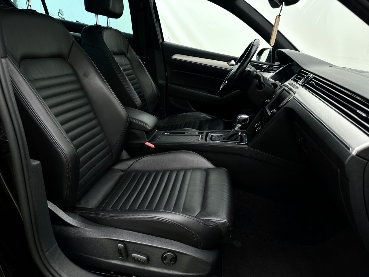 Volkswagen Passat | 12