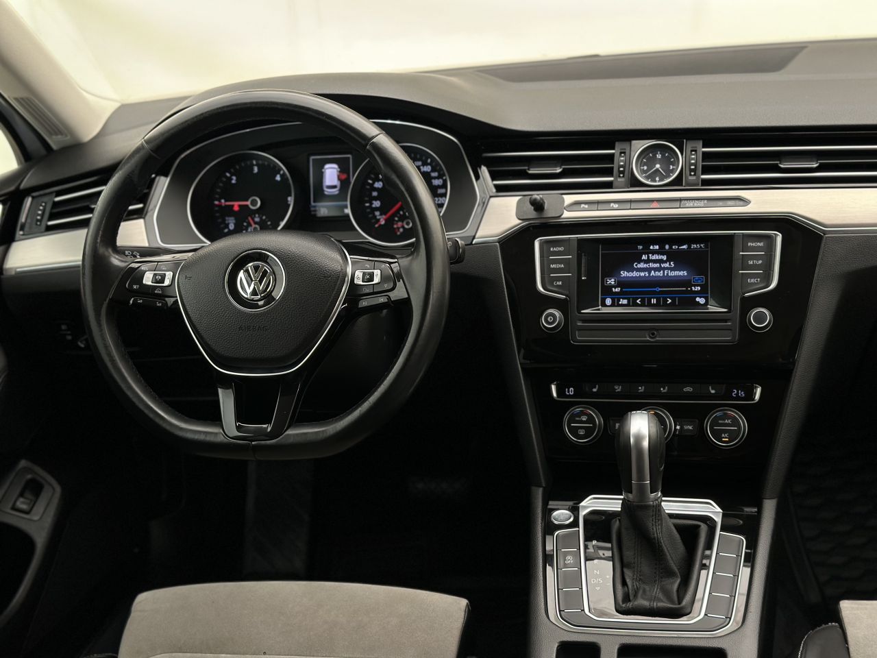 Volkswagen Passat | 12