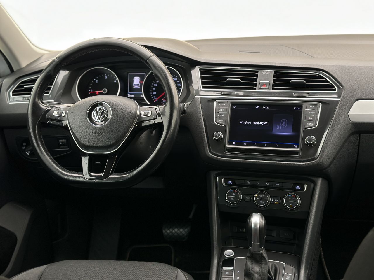 Volkswagen Tiguan | 14