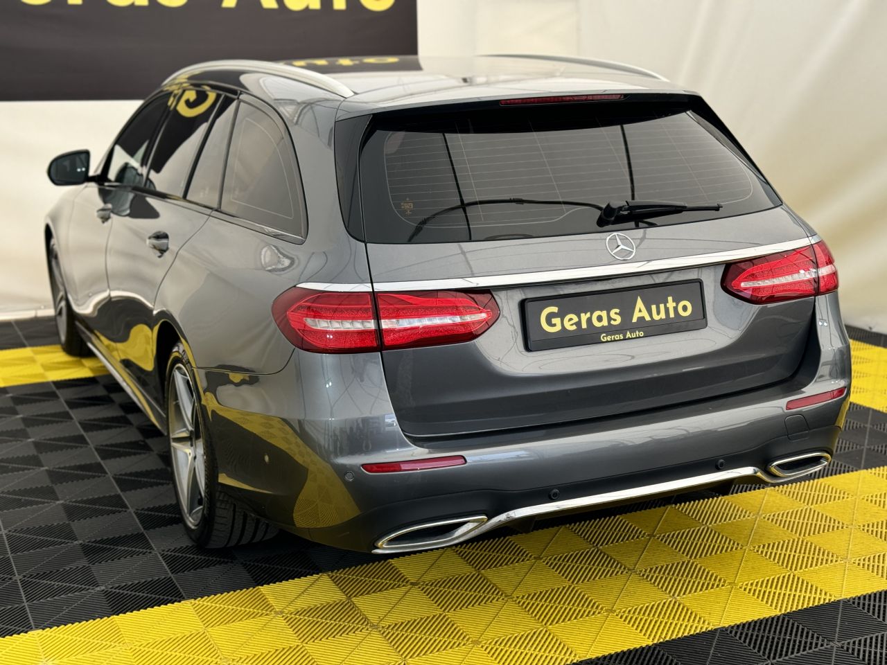 Mercedes-Benz E220 | 5