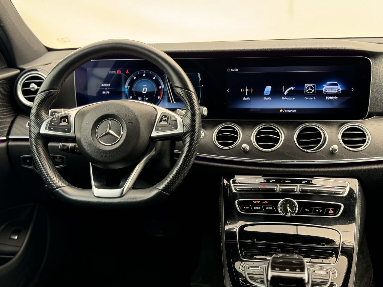 Mercedes-Benz E220 | 13