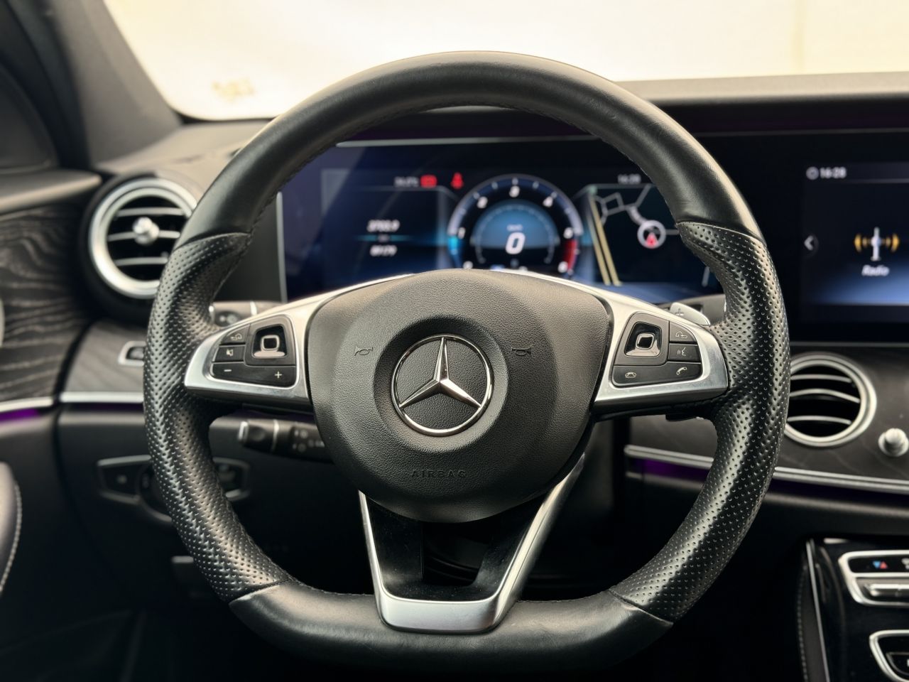 Mercedes-Benz E220 | 14