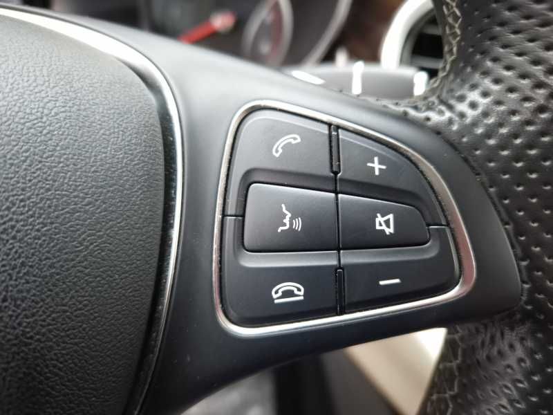 Mercedes-Benz V250 | 12