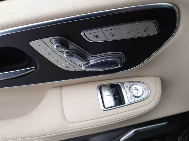 Mercedes-Benz V250 | 19