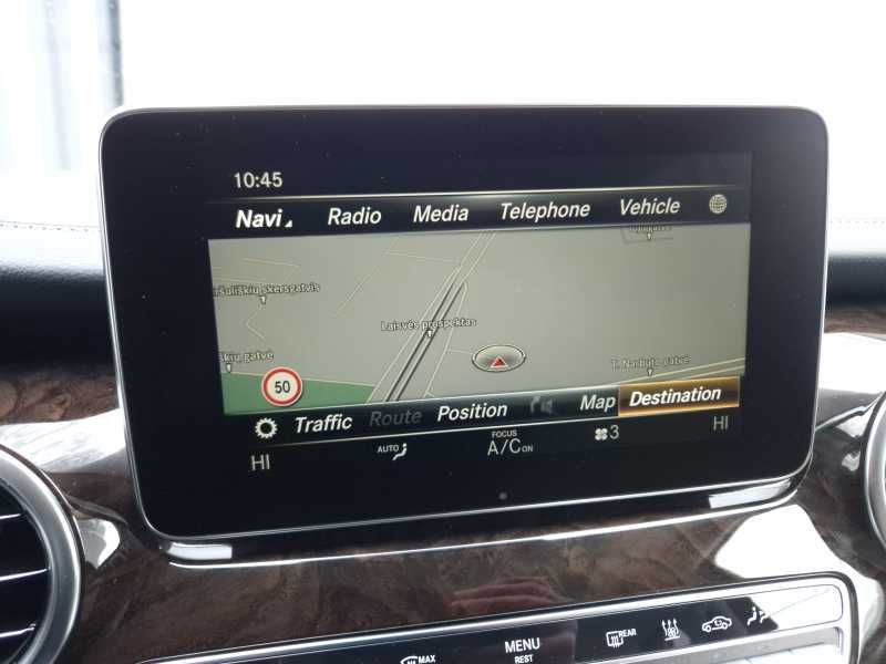 Mercedes-Benz V250 | 15